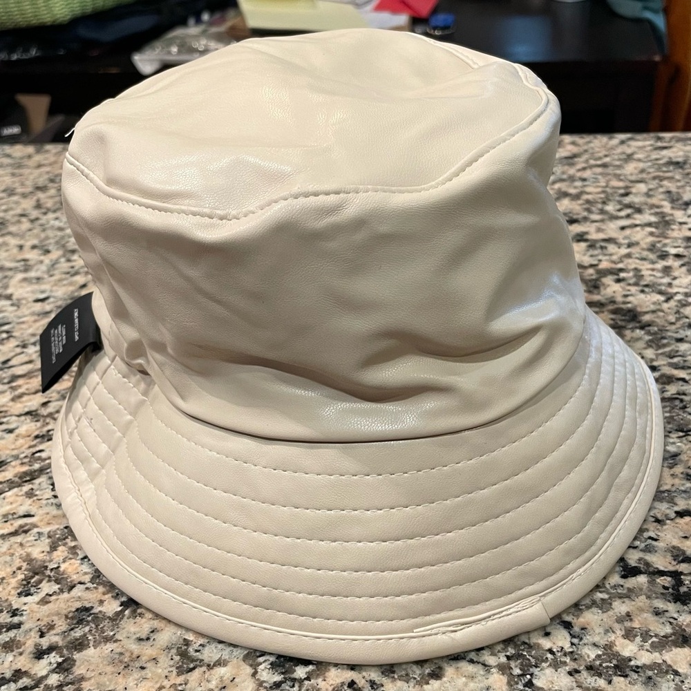 NWT Steve Madden OS Cream Women’s Beige Plaid Reversible Bucket Hat Gift Ret $42 - Picture 6 of 7